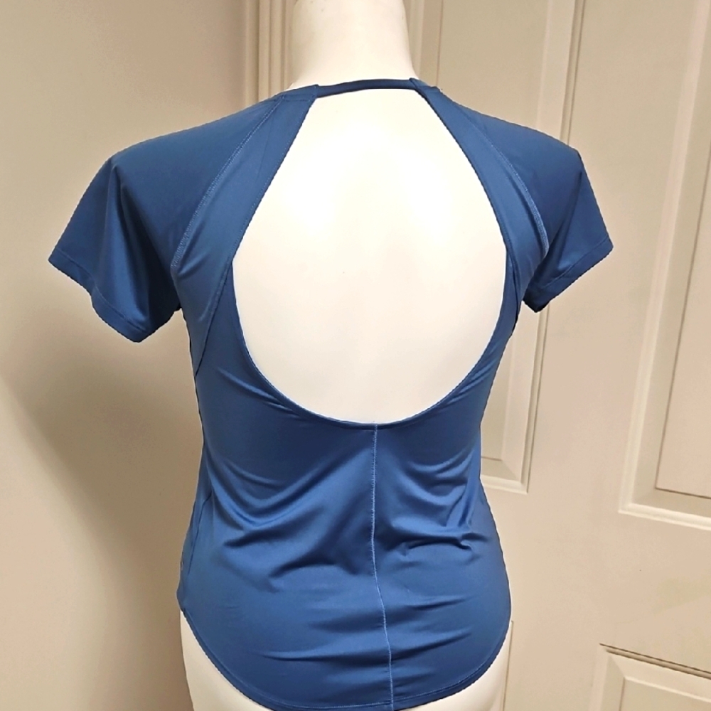 Under Armour Blue Open-Back Short Sleeve Tee - Picture 1 of 3